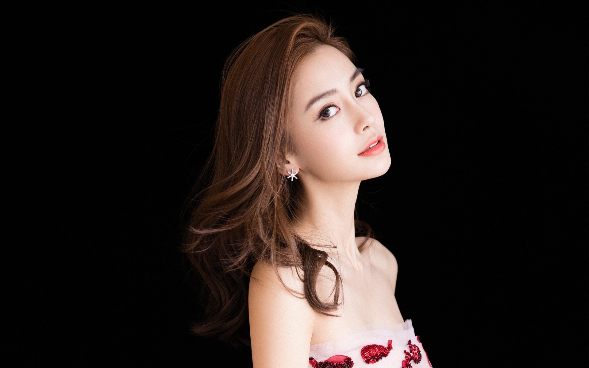 开云中国大陆-山西球星Diallo狂砍篮板助力球队晋级，山西男篮动态