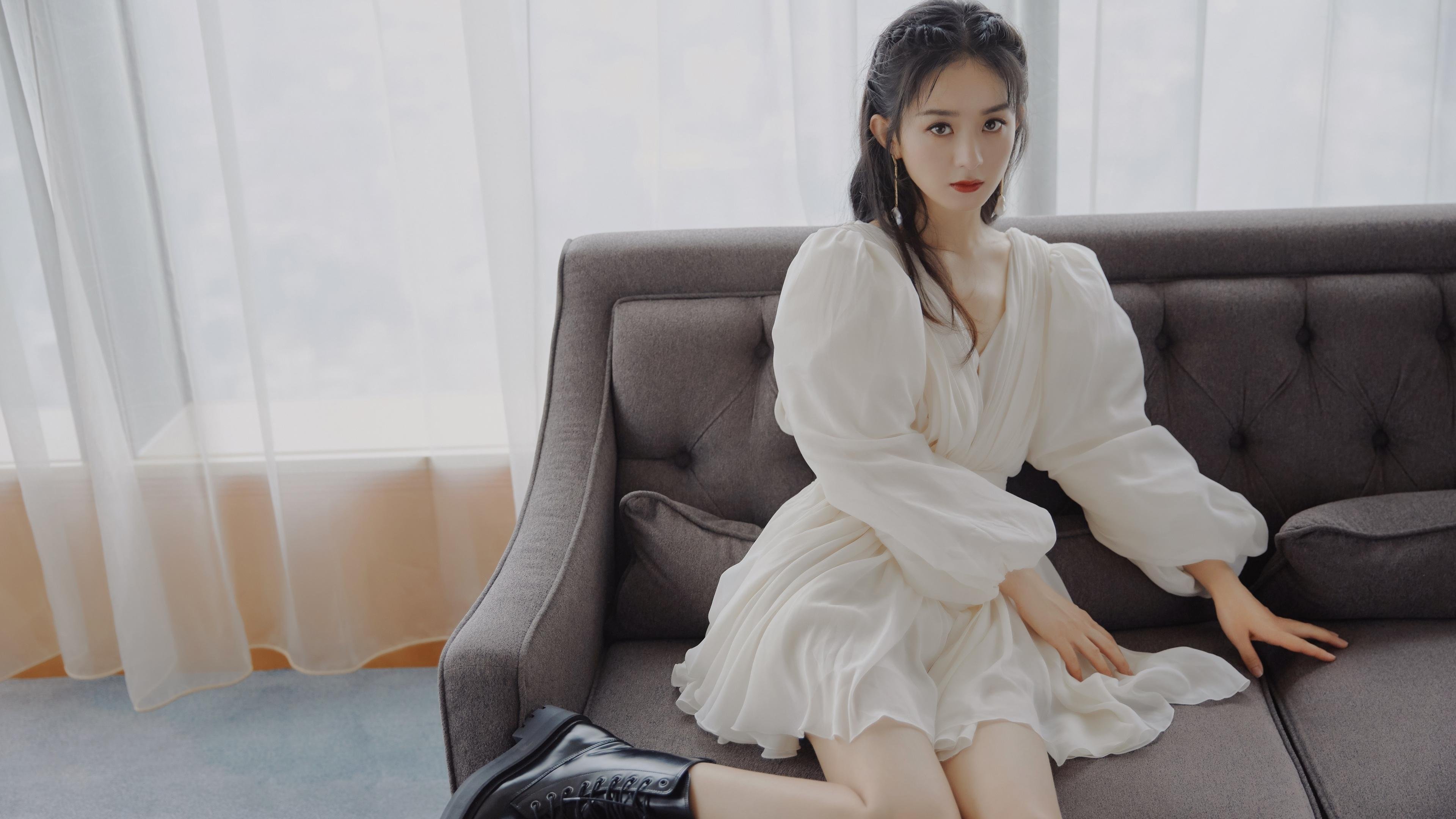 皇家贝蒂斯通过短传推进缓解防守压力，皇家贝蒂斯b队