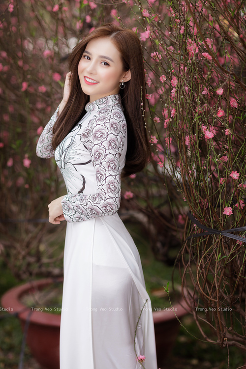 kaiyun网站-“安赫尔·巴尔博萨的快节奏进攻与精湛技巧，帮助美洲狮队领先对手”